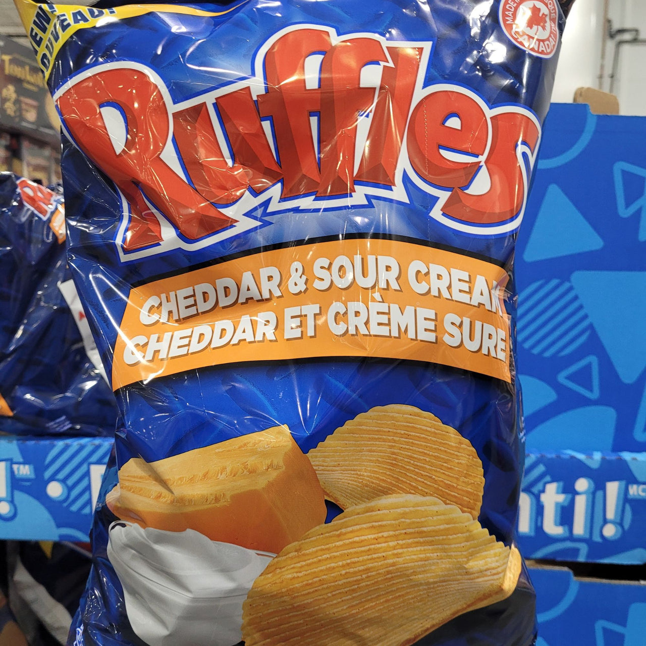 Image of Ruffles Cheddar & Sour Cream Chips - 1 x 612 Grams