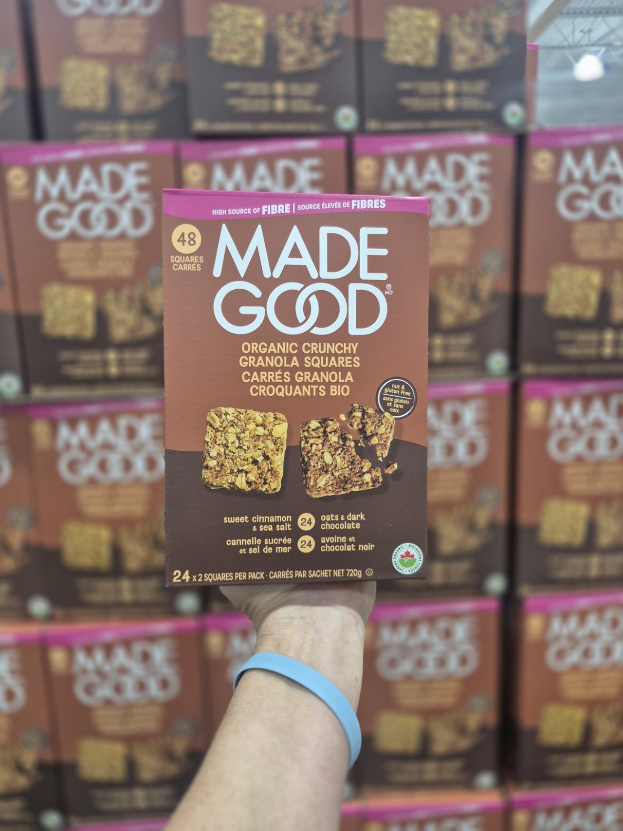 Made Good Crunchy Granola Sqaures - 1 x 720 grams