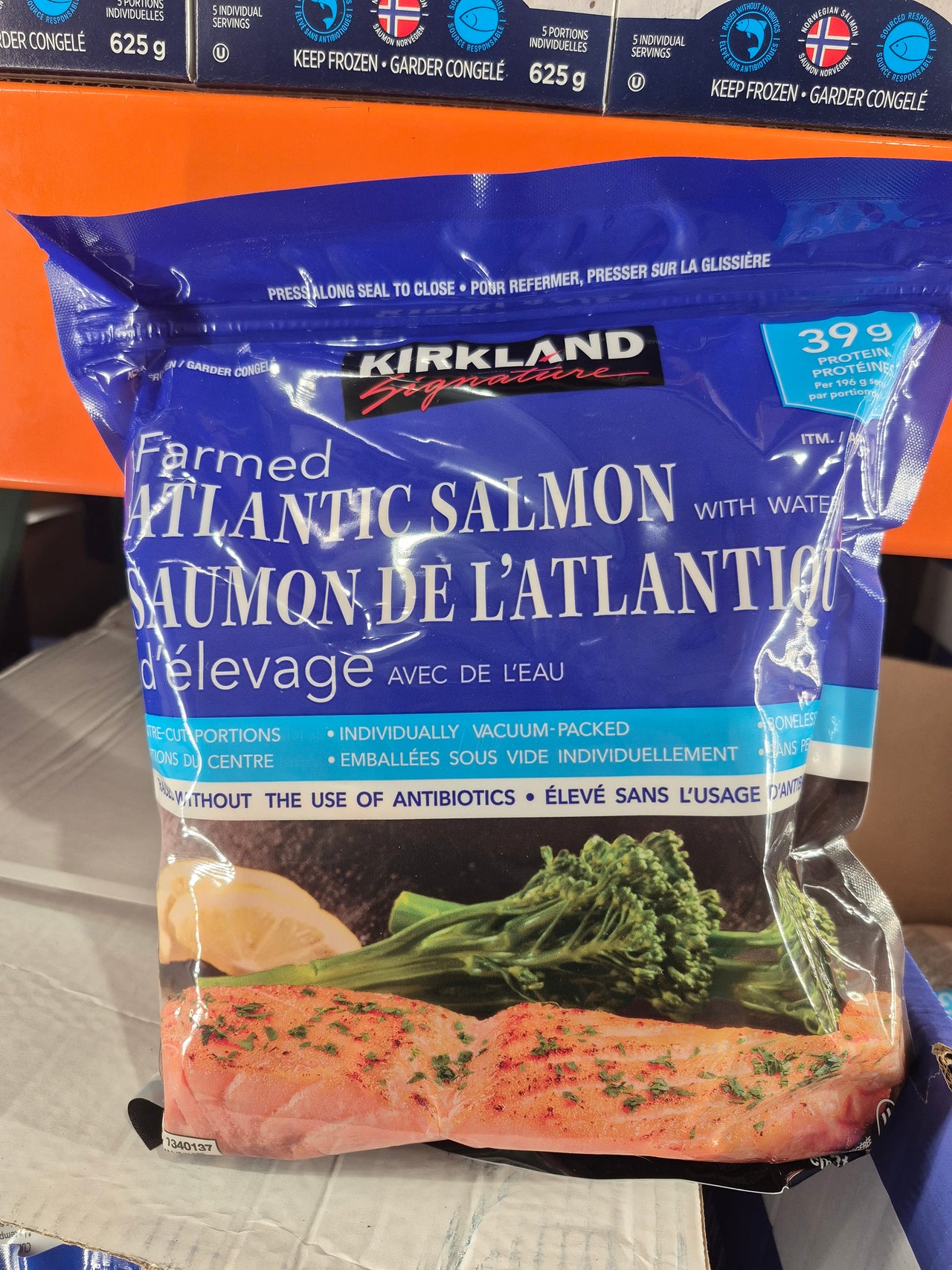 Image of Kirkland Signature Farmed Atlantic Salmon - 1 x 1.36 Kilos