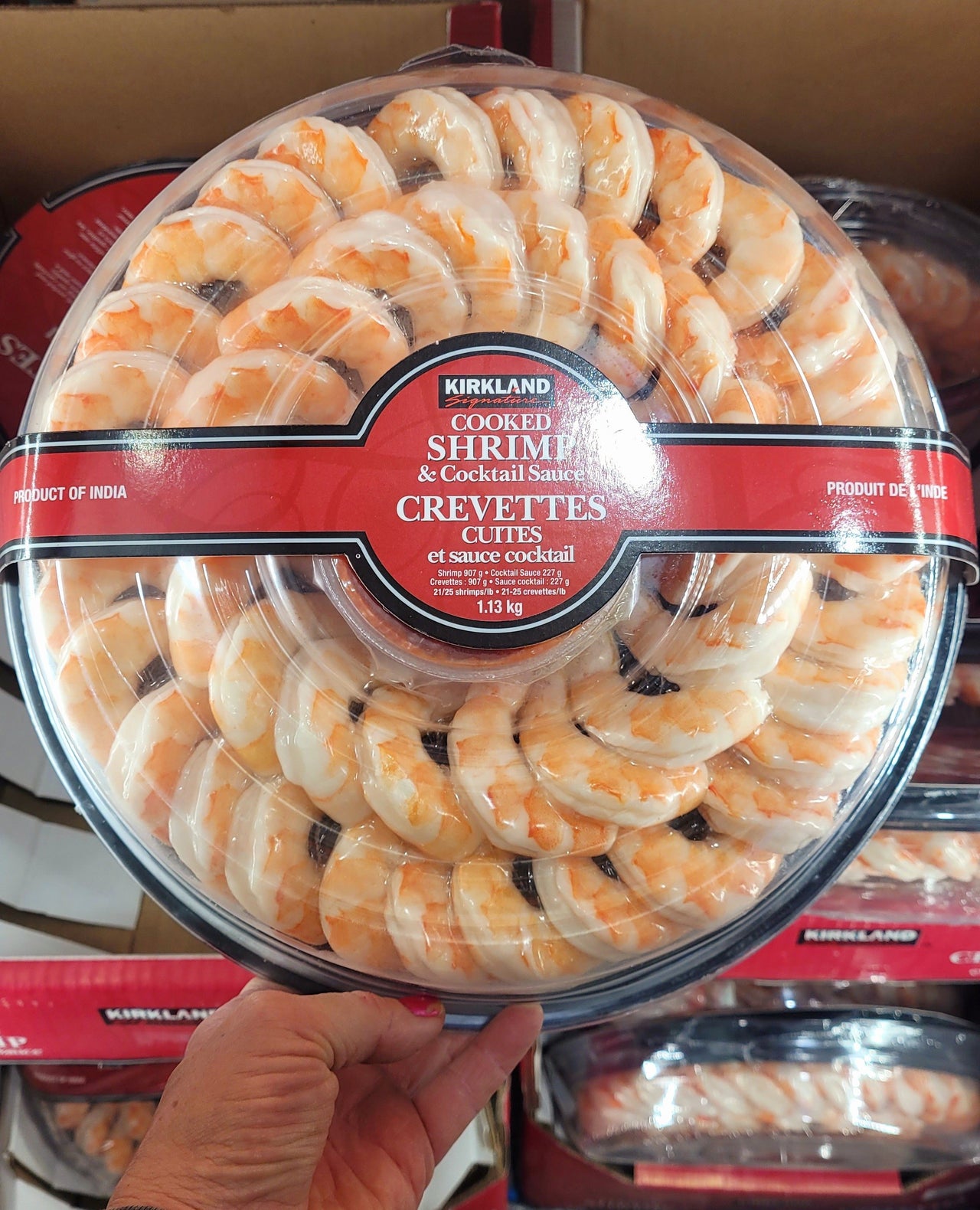 Image of Kirkland Signature Cooked Shrimp Ring & Cocktail Sauce - 1 x 1.13 Kilos