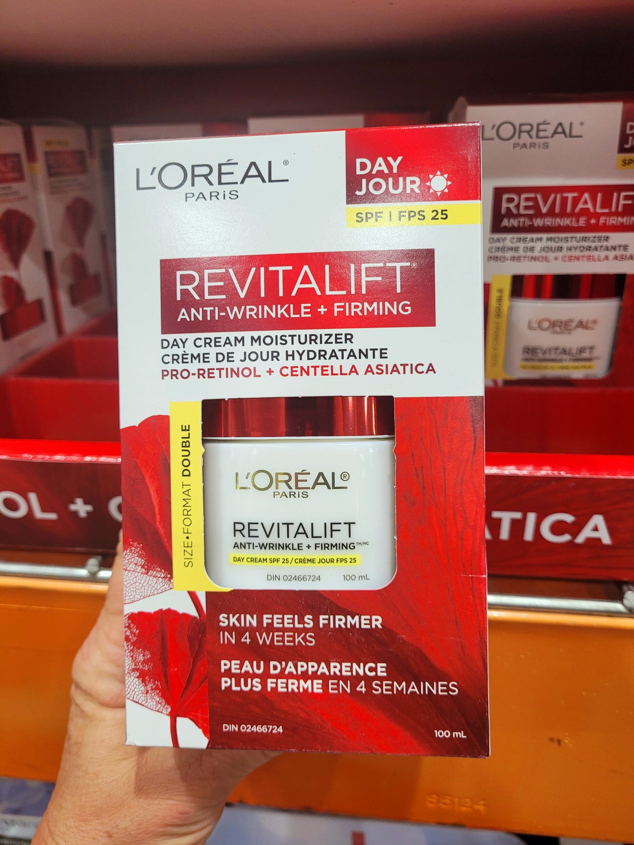 Image of L'Oreal Revitalift Day Cream Moisturizer SPF 25 - 1 x 100 ML