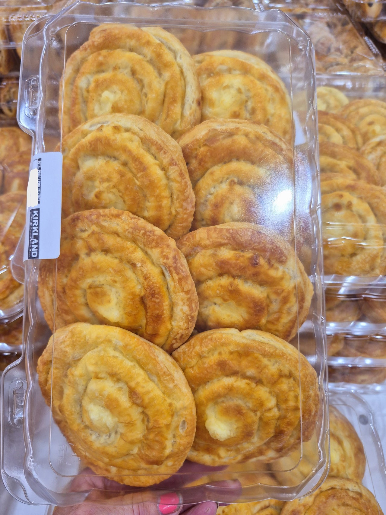 Cheese Swirl Bun - 1 x 875 Grams