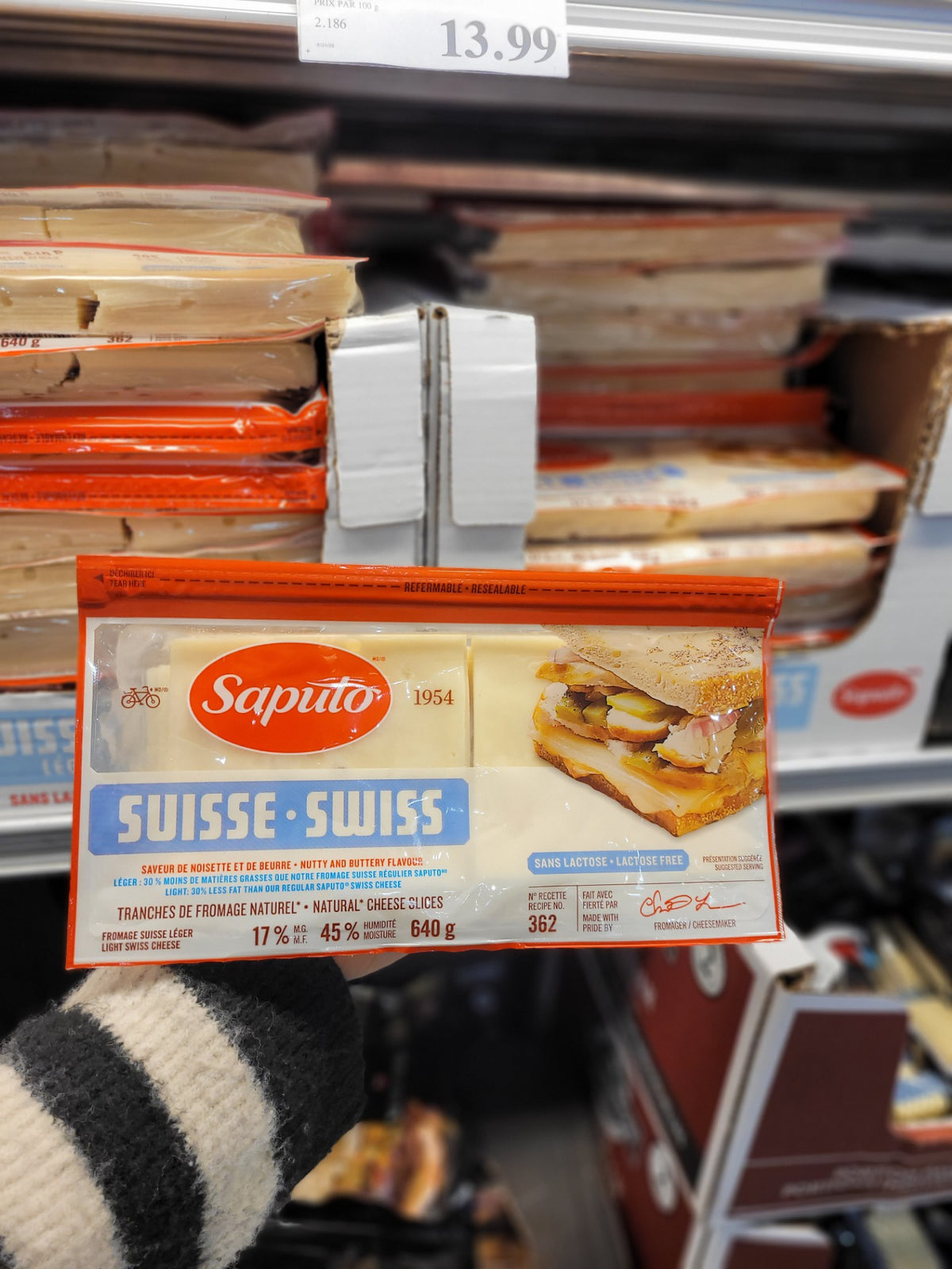 Saputo Light Swiss Cheese Slices - 1 x 640 Grams