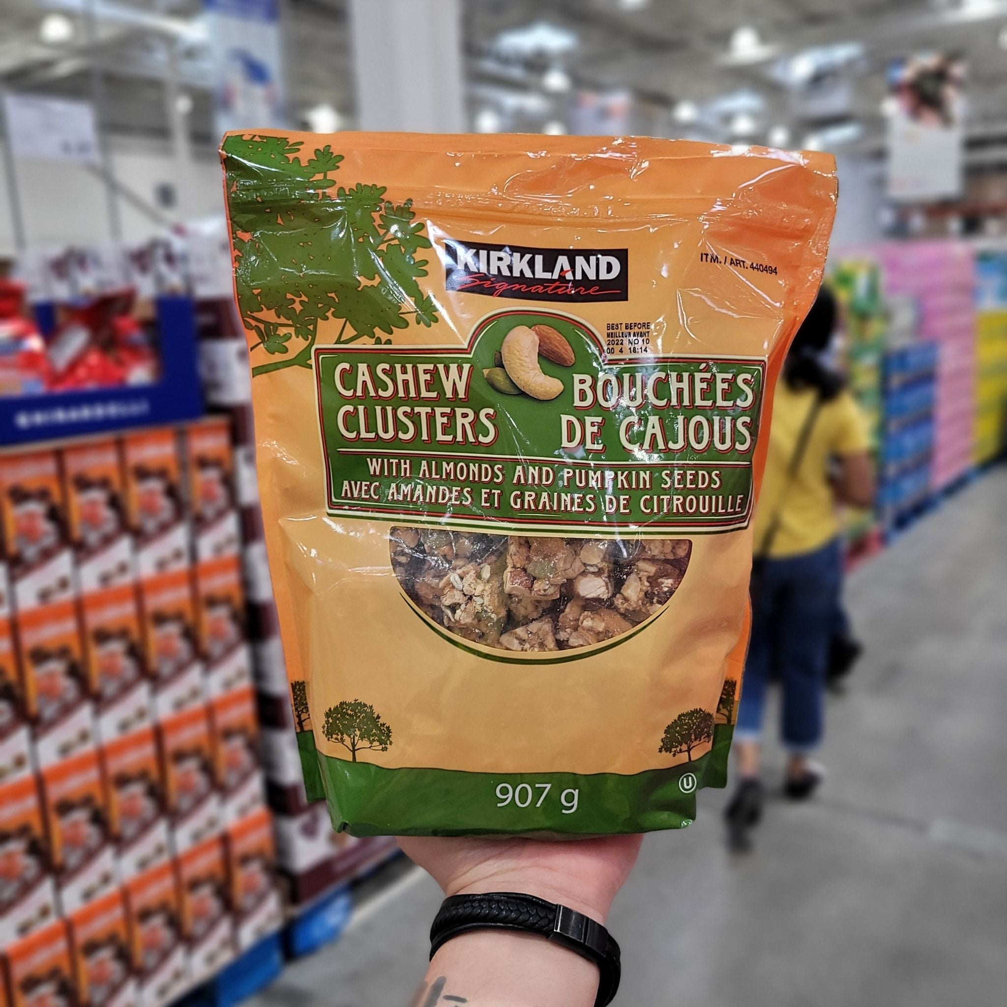 Kirkland Signature Cashew Clusters 1 x 907 Grams Shipped to Nunavut